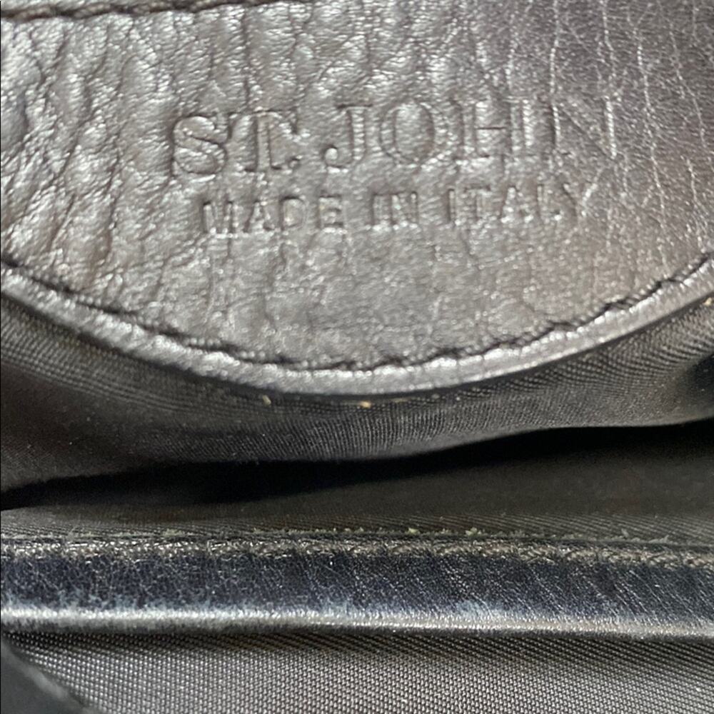 St. John vintage Black Leather shoulder Bag with Timeless Elegance - Picture 5 of 8